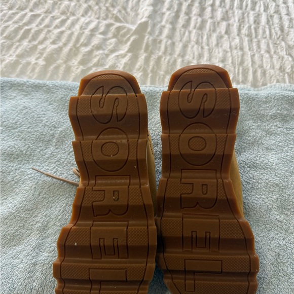 Women’s Sorel boots size 10 - Picture 3 of 4